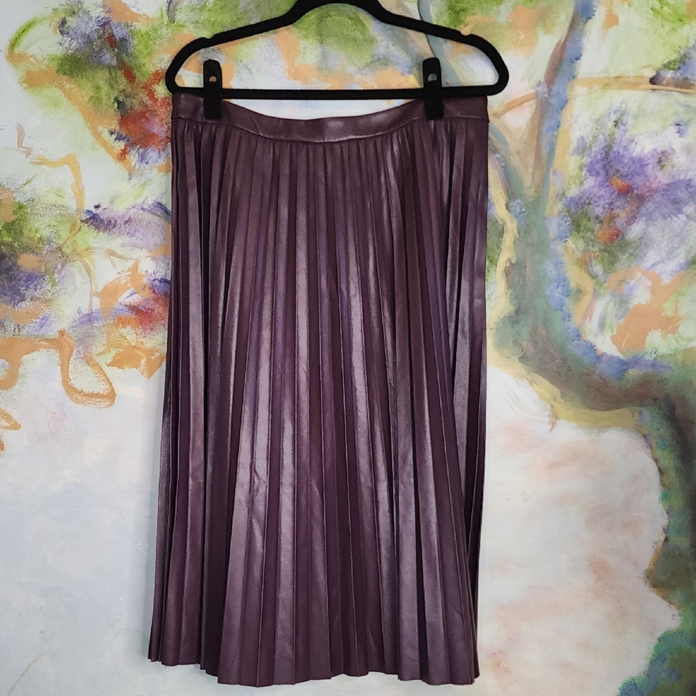 Elegant Purple Pleated Skirt